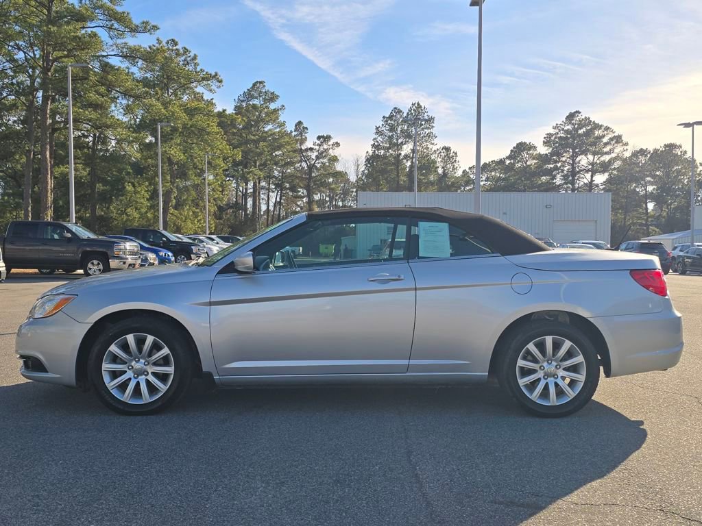 Used 2011 Chrysler 200 Touring w/ Cold Weather Group image 2