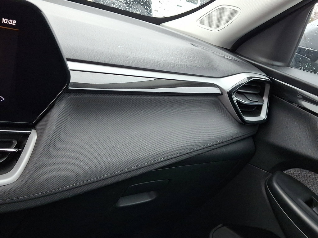 Used 2025 Chevrolet TrailBlazer LT image 30