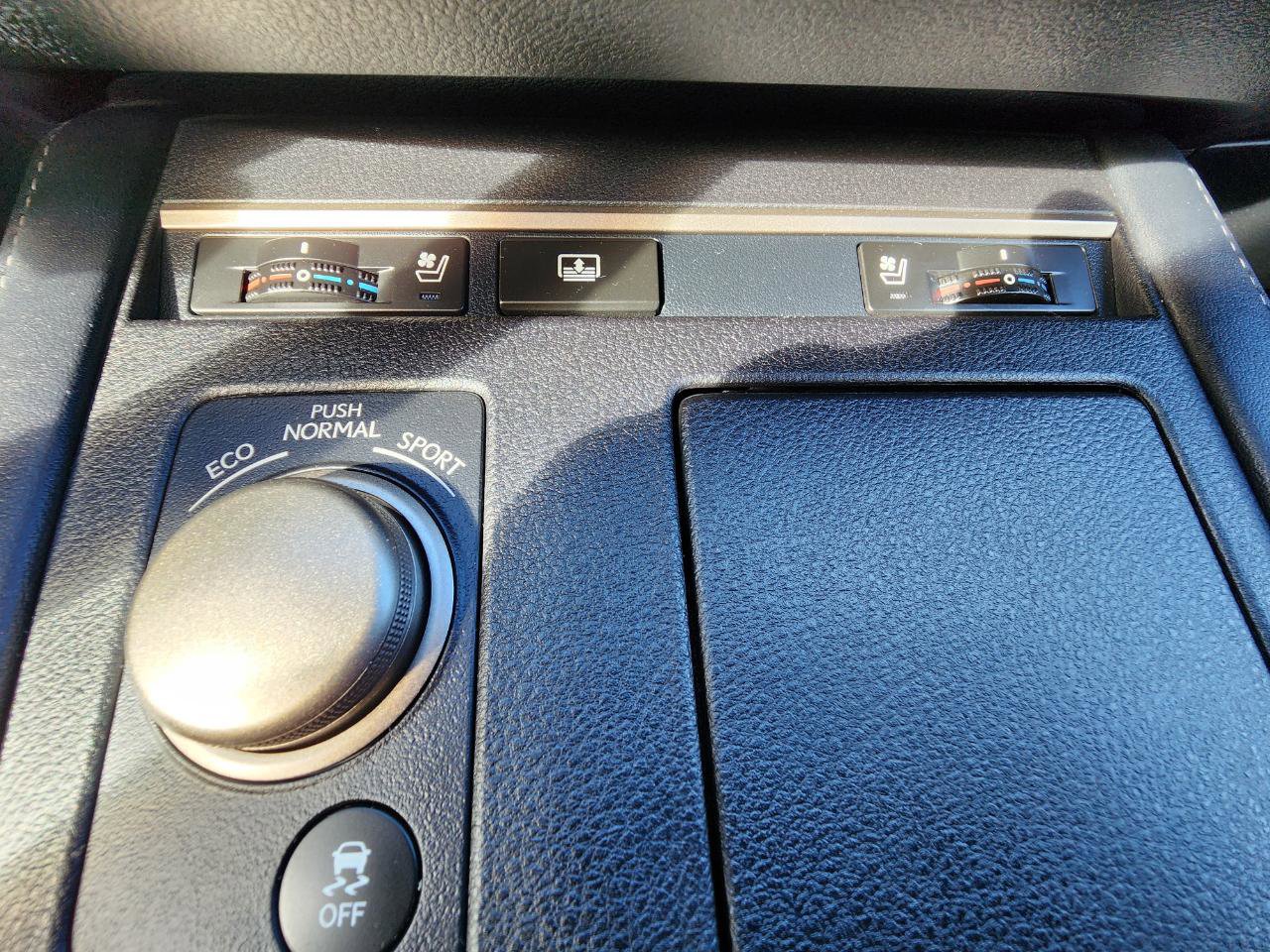 Used 2016 Lexus ES 350 w/ Luxury Package w/Wood Trim image 25