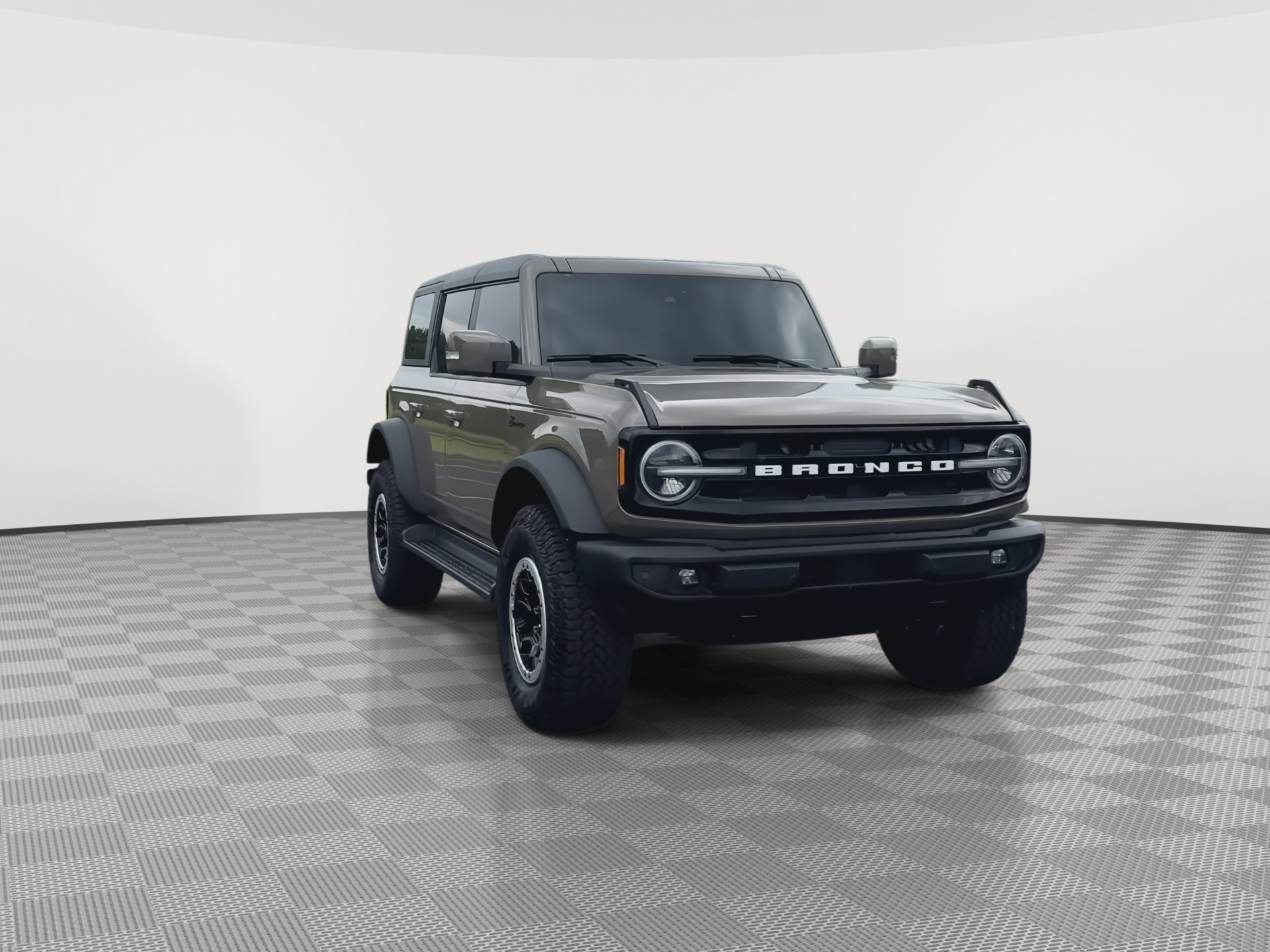 Used 2025 Ford Bronco Outer Banks w/ Sasquatch Package AWD/4WD image 3