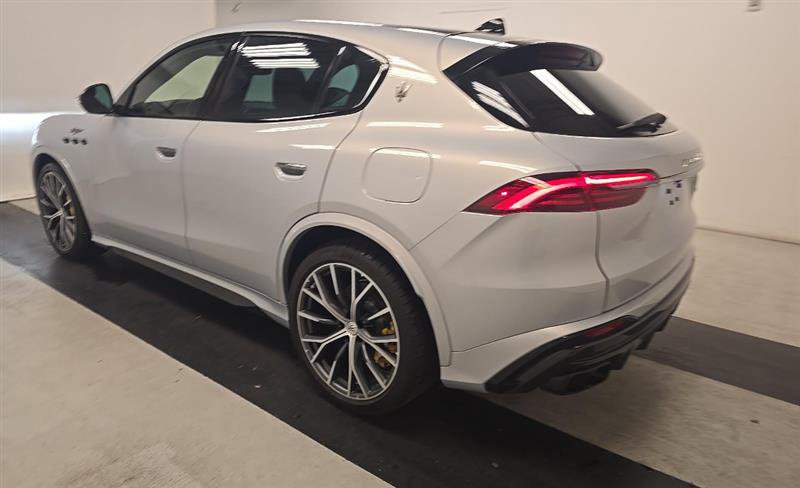 Used 2023 Maserati Grecale Trofeo image 6