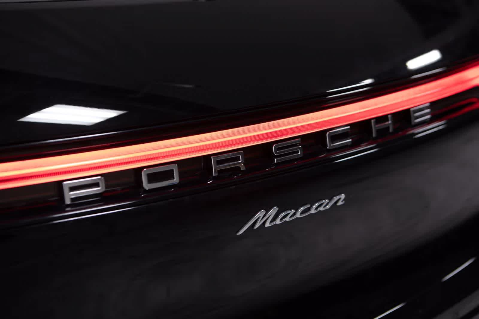 Certified 2026 Porsche Macan AWD/4WD image 19