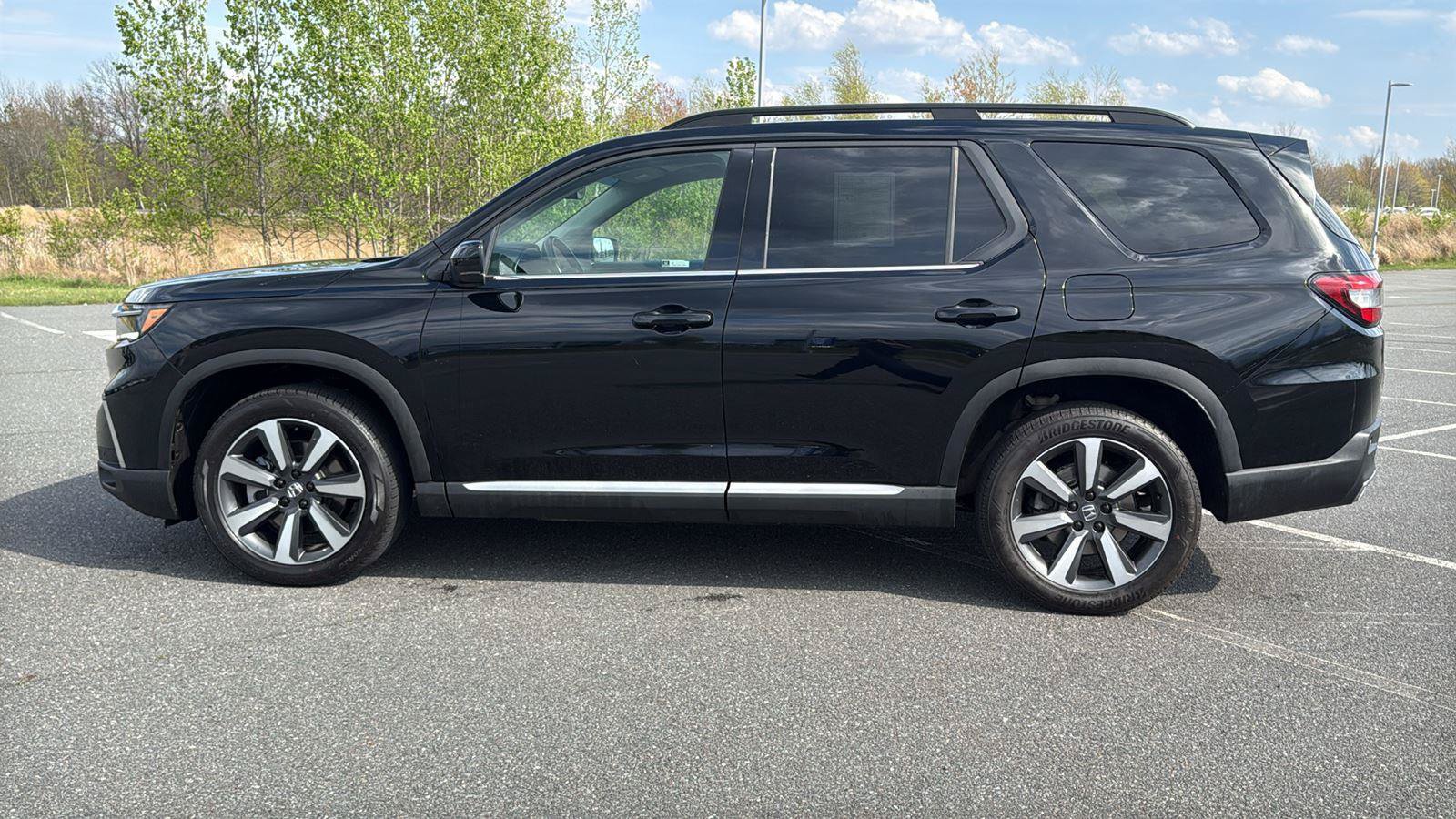 Used 2025 Honda Pilot Touring image 10