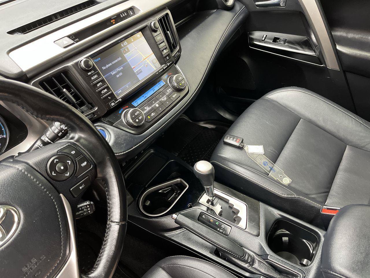 Used 2018 Toyota RAV4 Limited w/ Advanced Technology Package AWD/4WD image 18