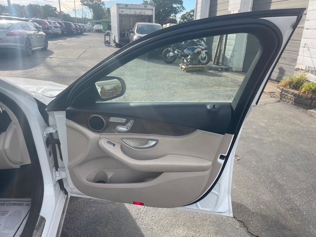 Used 2015 Mercedes-Benz C 300 4MATIC Sedan image 19