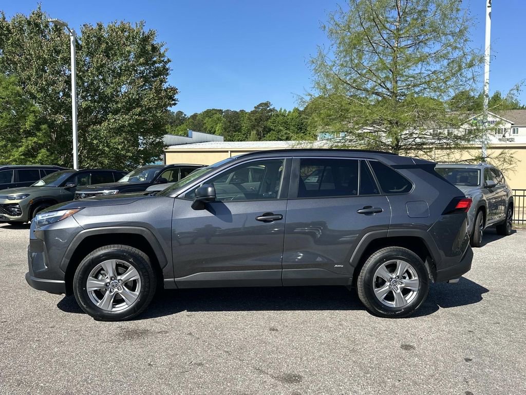 Used 2023 Toyota RAV4 LE AWD/4WD image 7