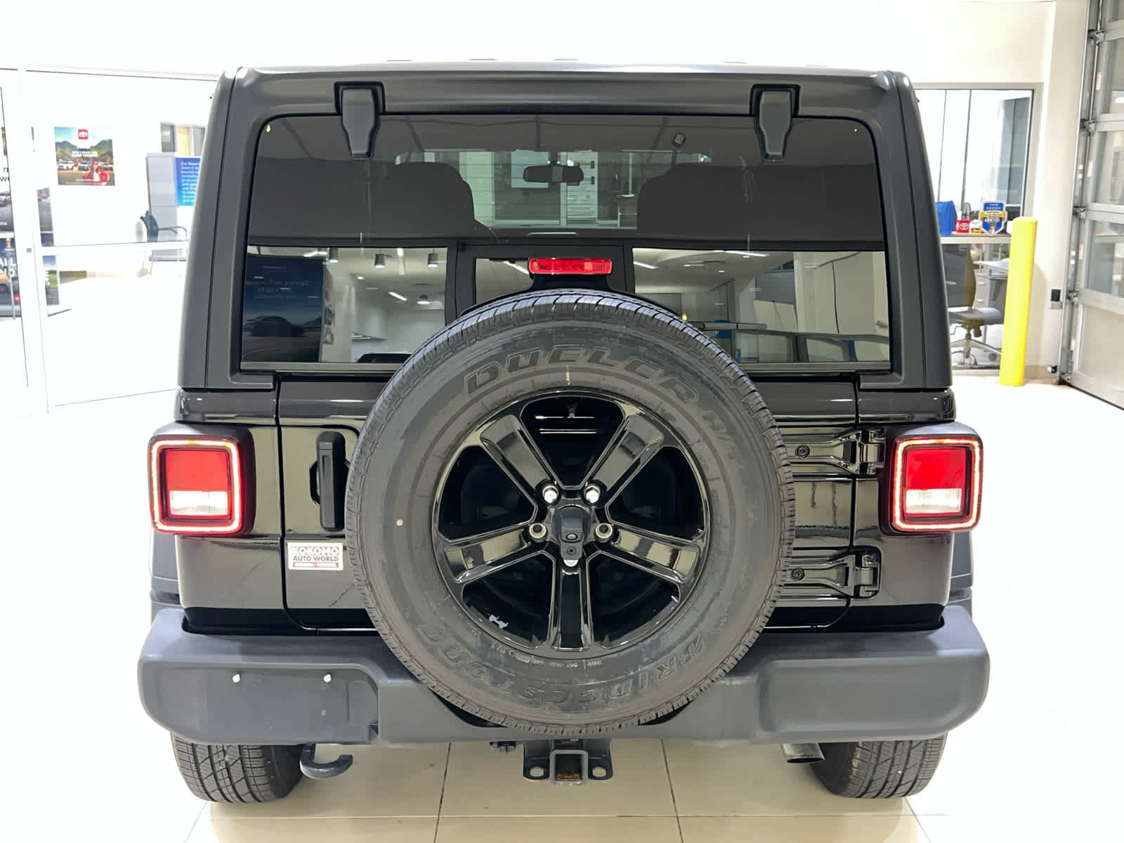 Used 2022 Jeep Wrangler Unlimited Sport AWD/4WD image 9