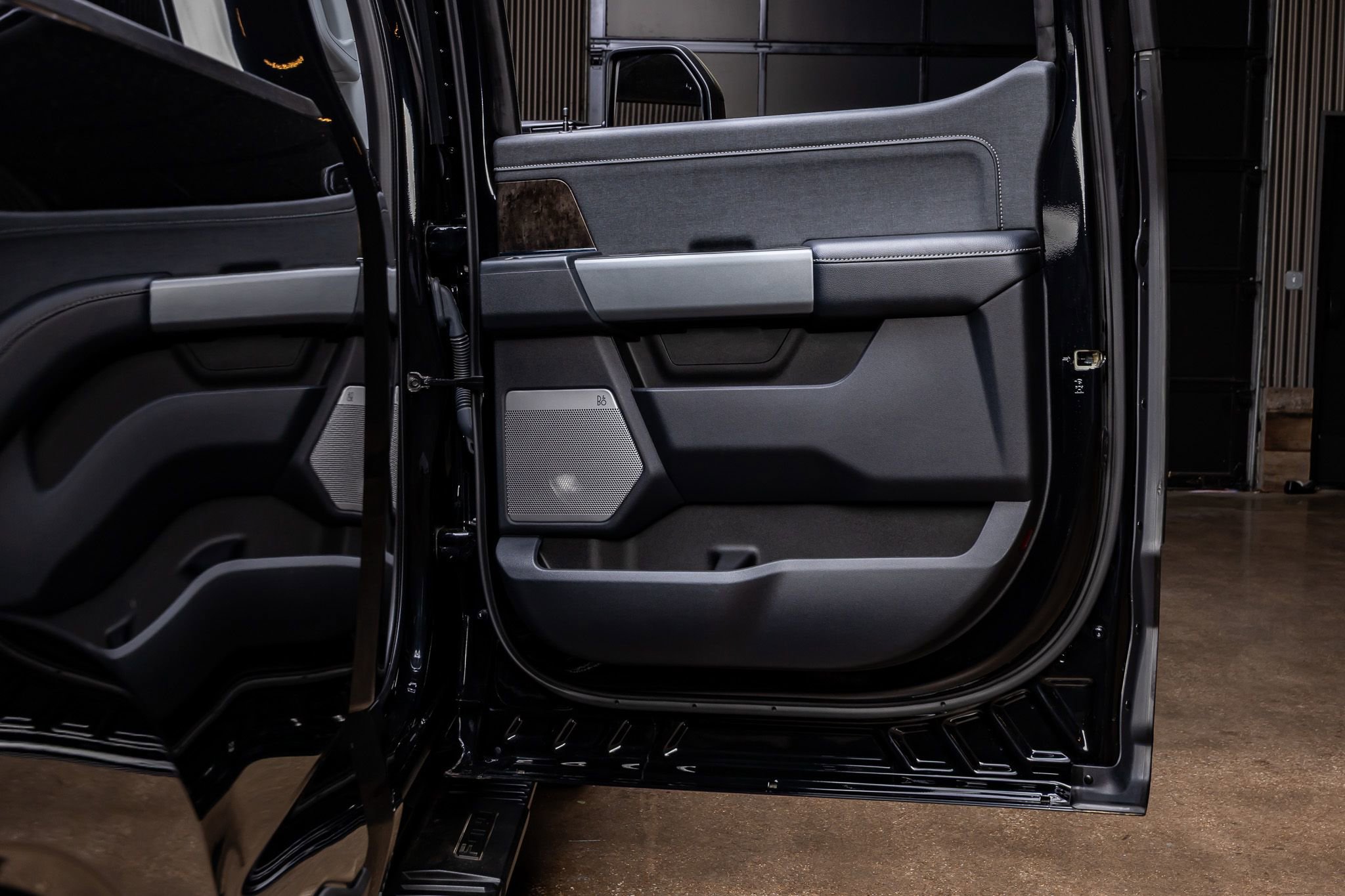 Used 2023 Ford F250 Lariat w/ Sport Appearance Package image 38