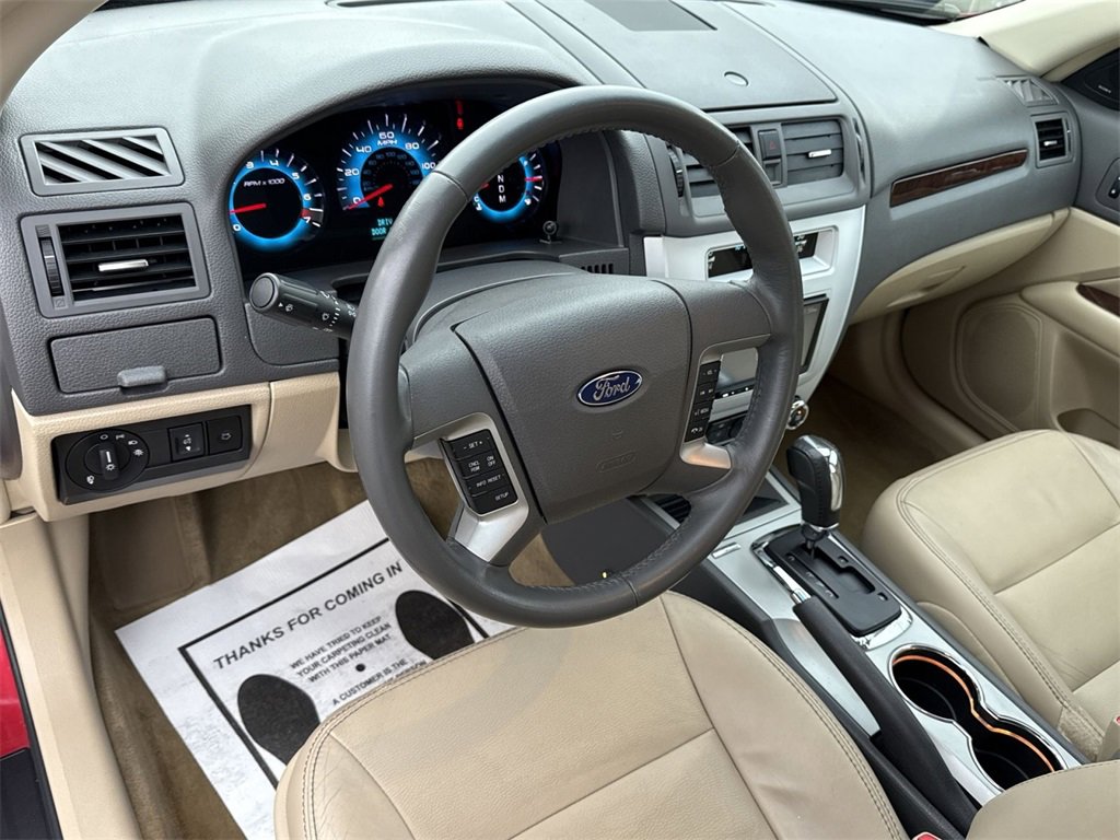 Used 2010 Ford Fusion SEL image 16
