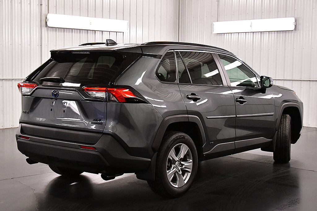 Used 2023 Toyota RAV4 XLE w/ XLE Grade Weather Package AWD/4WD image 7