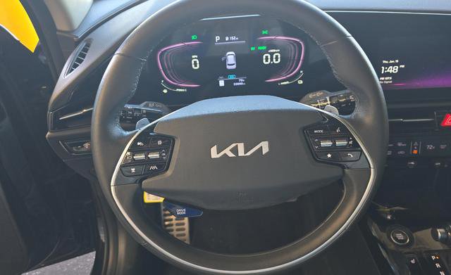 Used 2023 Kia Niro EX Touring image 7
