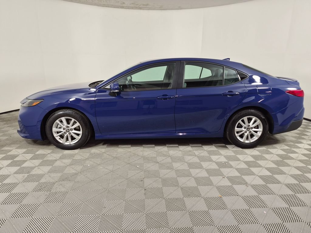Used 2025 Toyota Camry LE FWD image 6