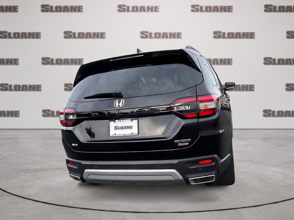 Certified 2024 Honda Pilot Touring image 4