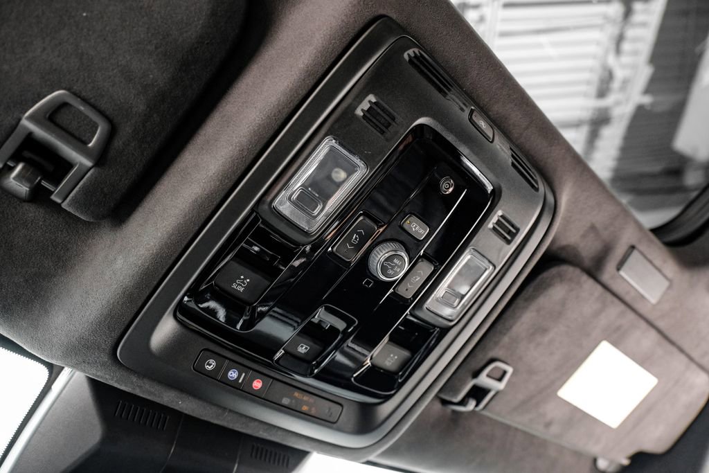 Used 2025 Cadillac Escalade V image 28