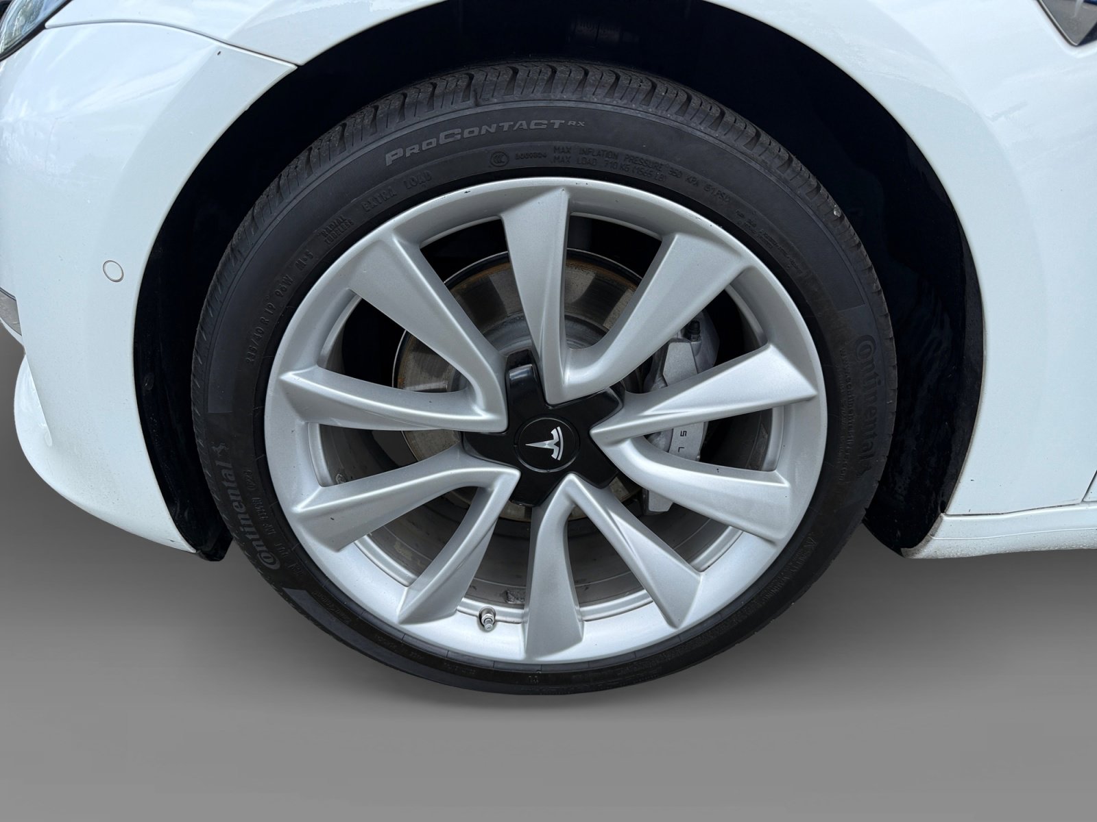 Used 2018 Tesla Model 3 Long Range RWD image 9
