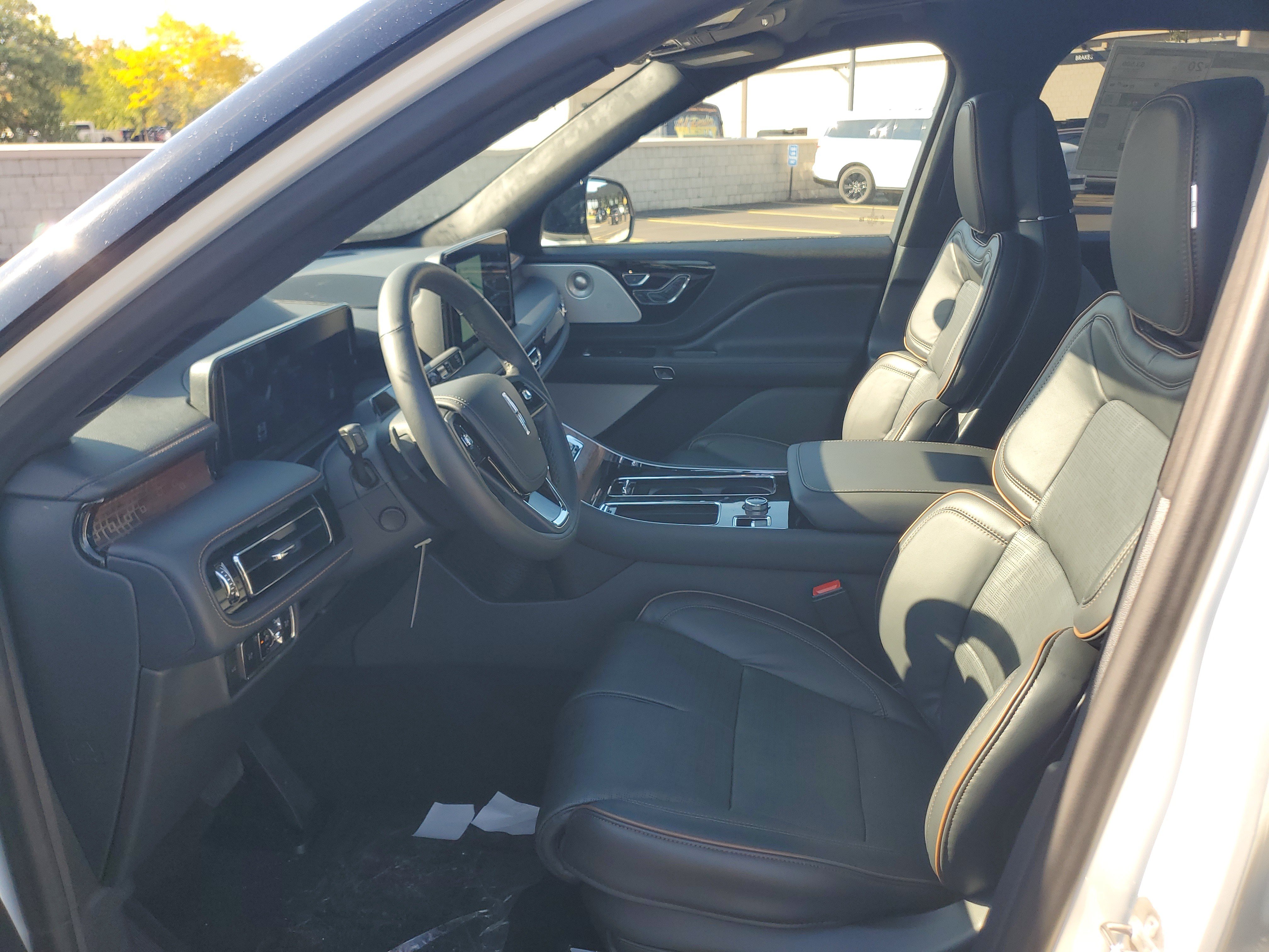 New 2027 Lincoln Aviator Black Label w/ Black Label Special Edition AWD/4WD image 11