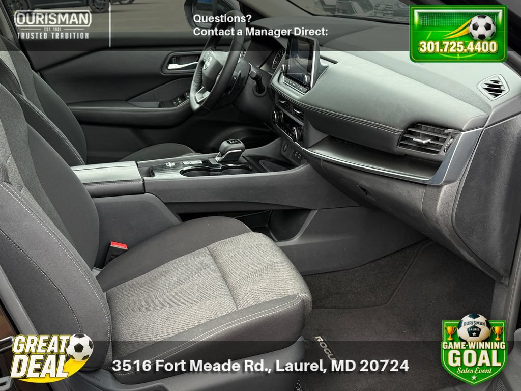 Used 2025 Nissan Rogue SV FWD image 7
