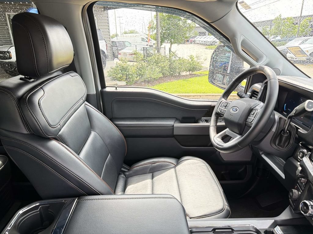 Used 2025 Ford F250 Lariat w/ Lariat Ultimate Package AWD/4WD image 13