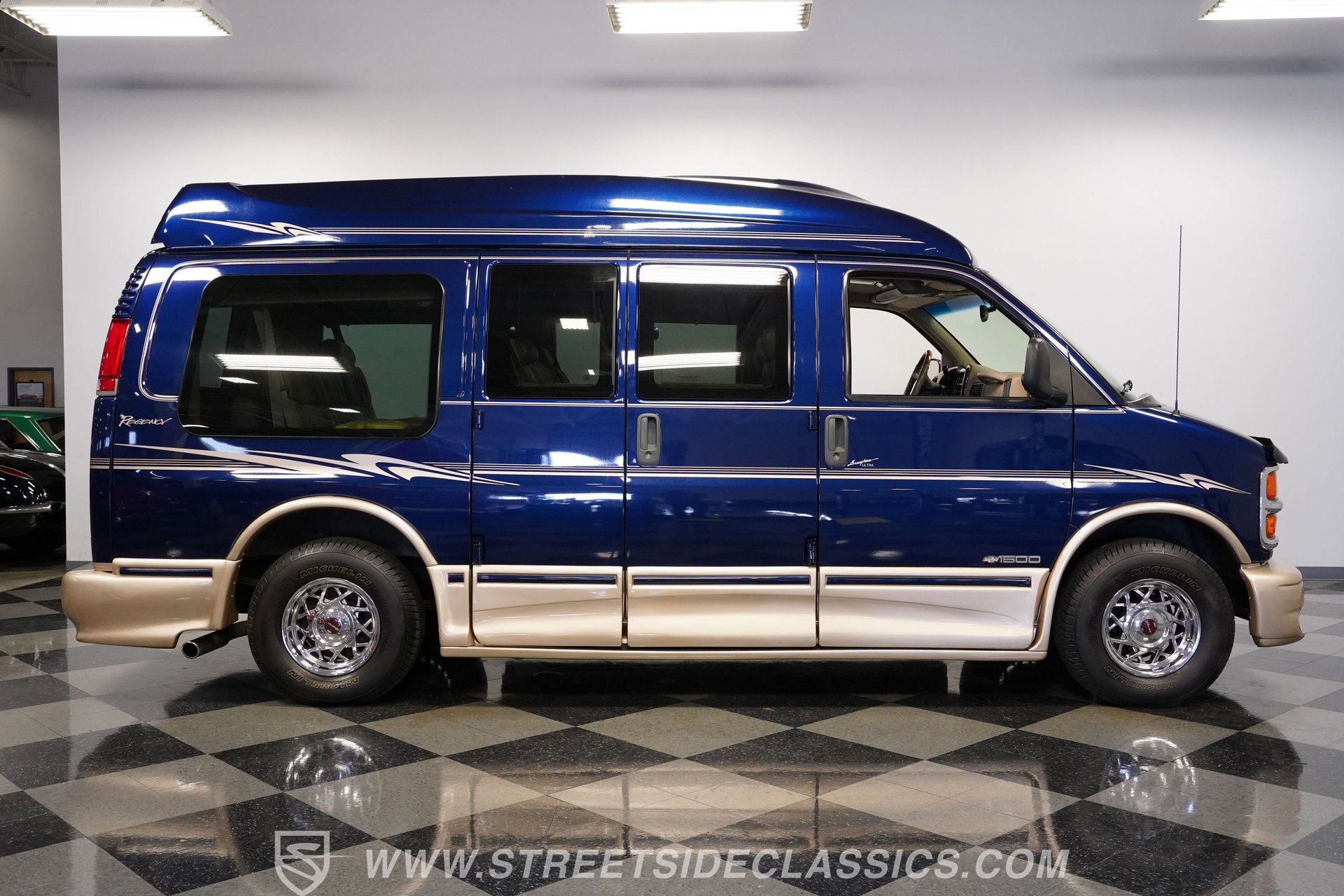 Used 2001 Chevrolet Express 1500 w/ Preferred Equipment Group 3 image 15