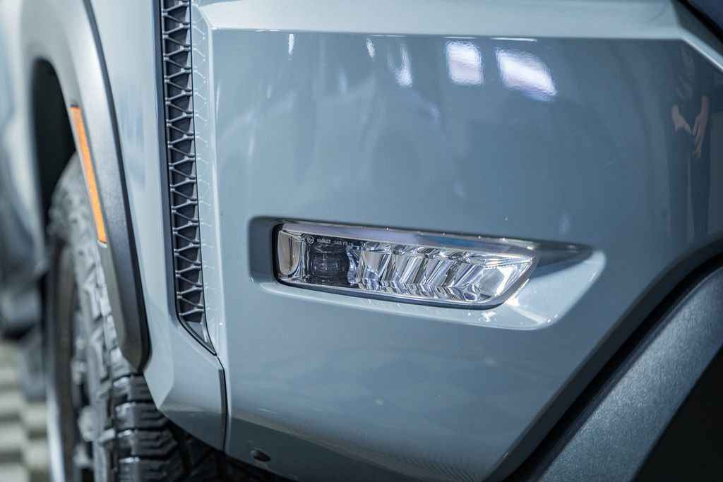 Used 2024 Nissan Frontier PRO-4X w/ Pro Convenience Package image 13