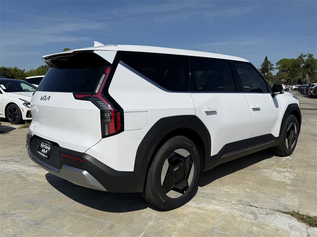 New 2026 Kia EV9 Light image 4