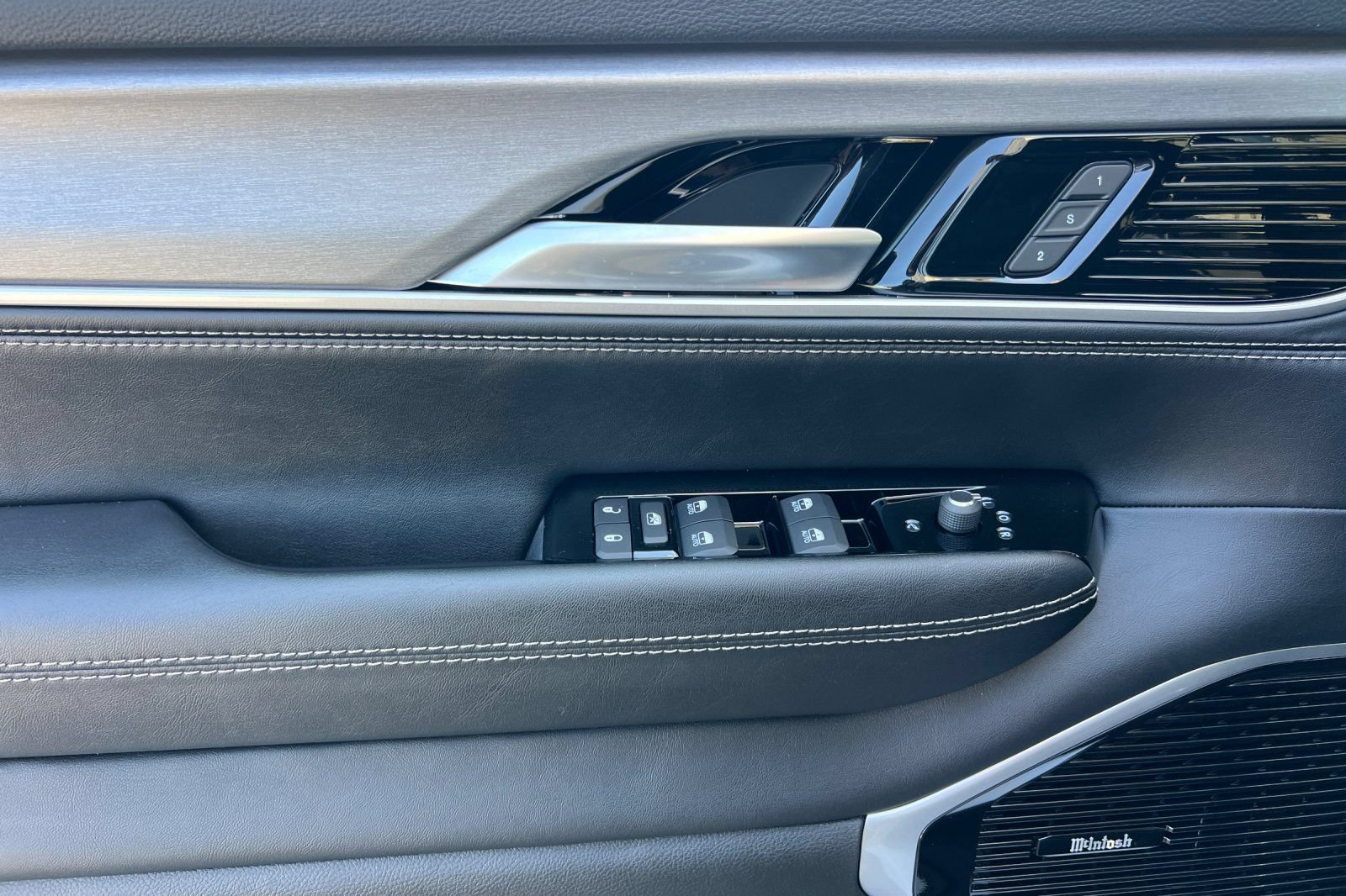 New 2026 Jeep Grand Wagoneer Limited AWD/4WD image 11