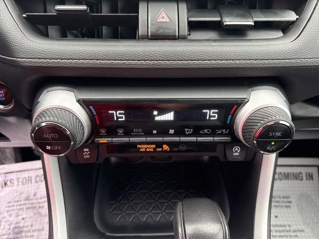 Used 2022 Toyota RAV4 XLE FWD image 19