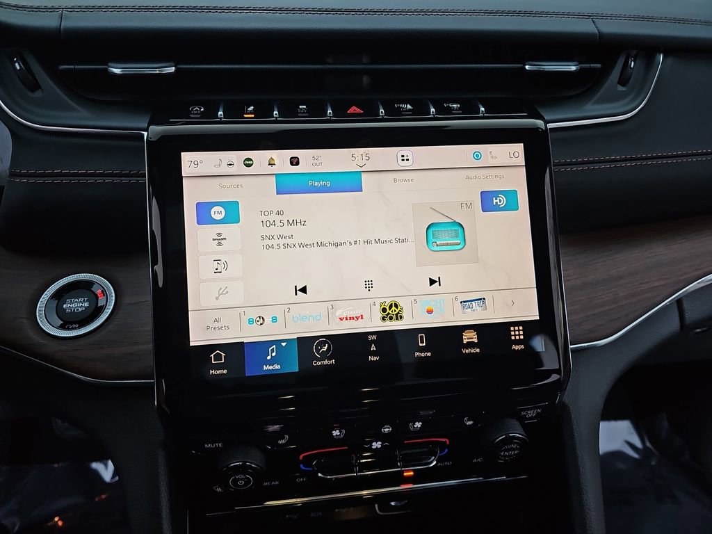 Certified 2022 Jeep Grand Cherokee Summit w/ Adv Protech Group IV image 20