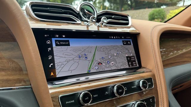 New 2025 Bentley Bentayga Plug-In Hybrid image 25