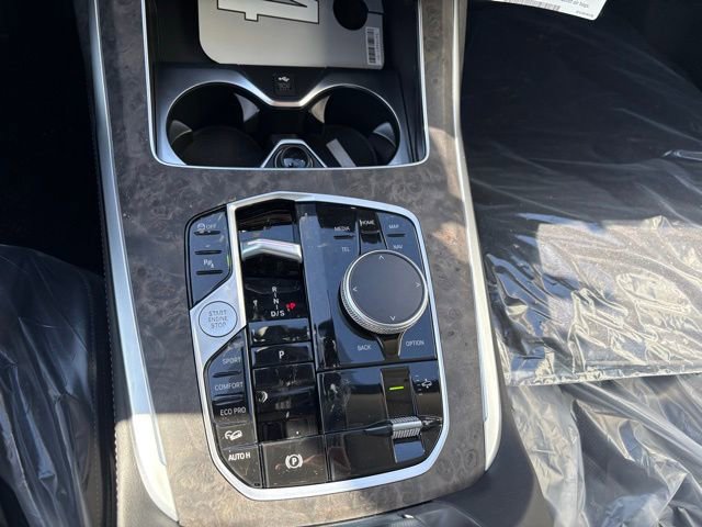 New 2026 BMW X7 xDrive40i w/ Premium Package AWD/4WD image 15