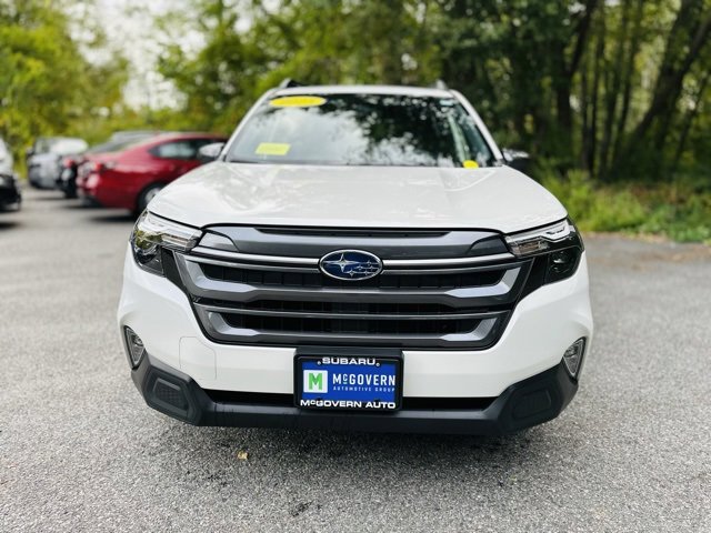 Used 2025 Subaru Forester Premium image 2