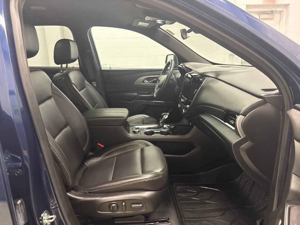 Used 2023 Chevrolet Traverse LT AWD/4WD image 35