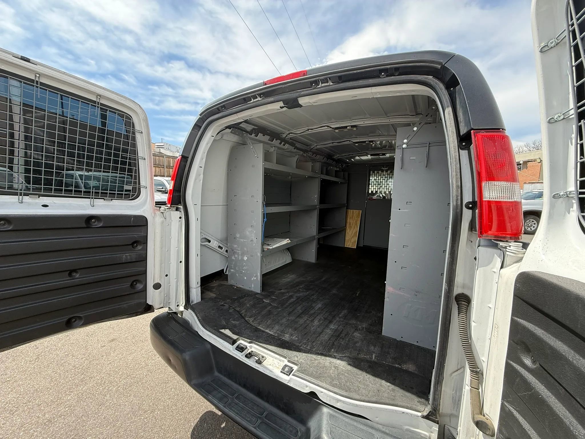 Used 2019 Chevrolet Express 2500 w/ Driver Convenience Package RWD image 16