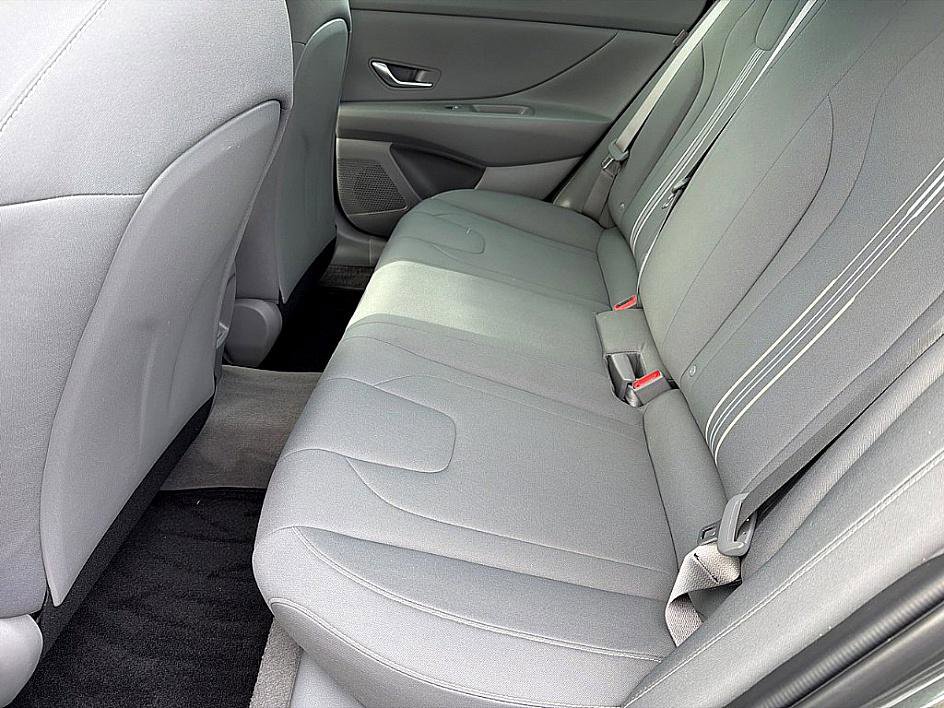 Certified 2024 Hyundai Elantra SEL image 8