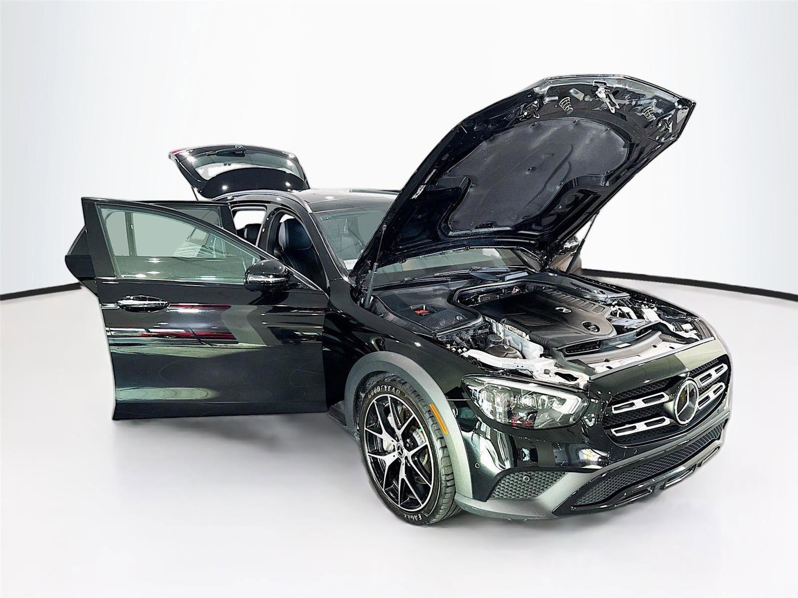 Used 2021 Mercedes-Benz E 450 4MATIC All-Terrain Wagon image 39