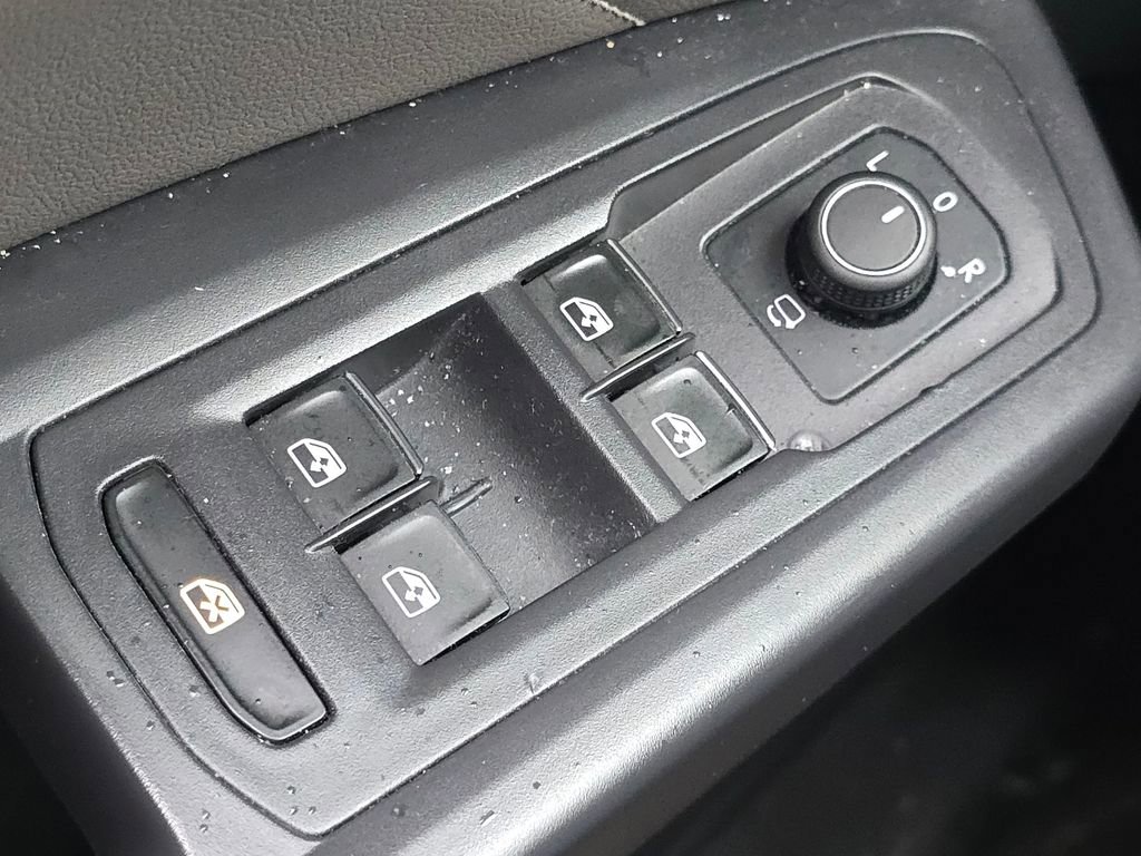 Used 2021 Volkswagen Atlas Cross Sport SEL Premium R-Line image 28