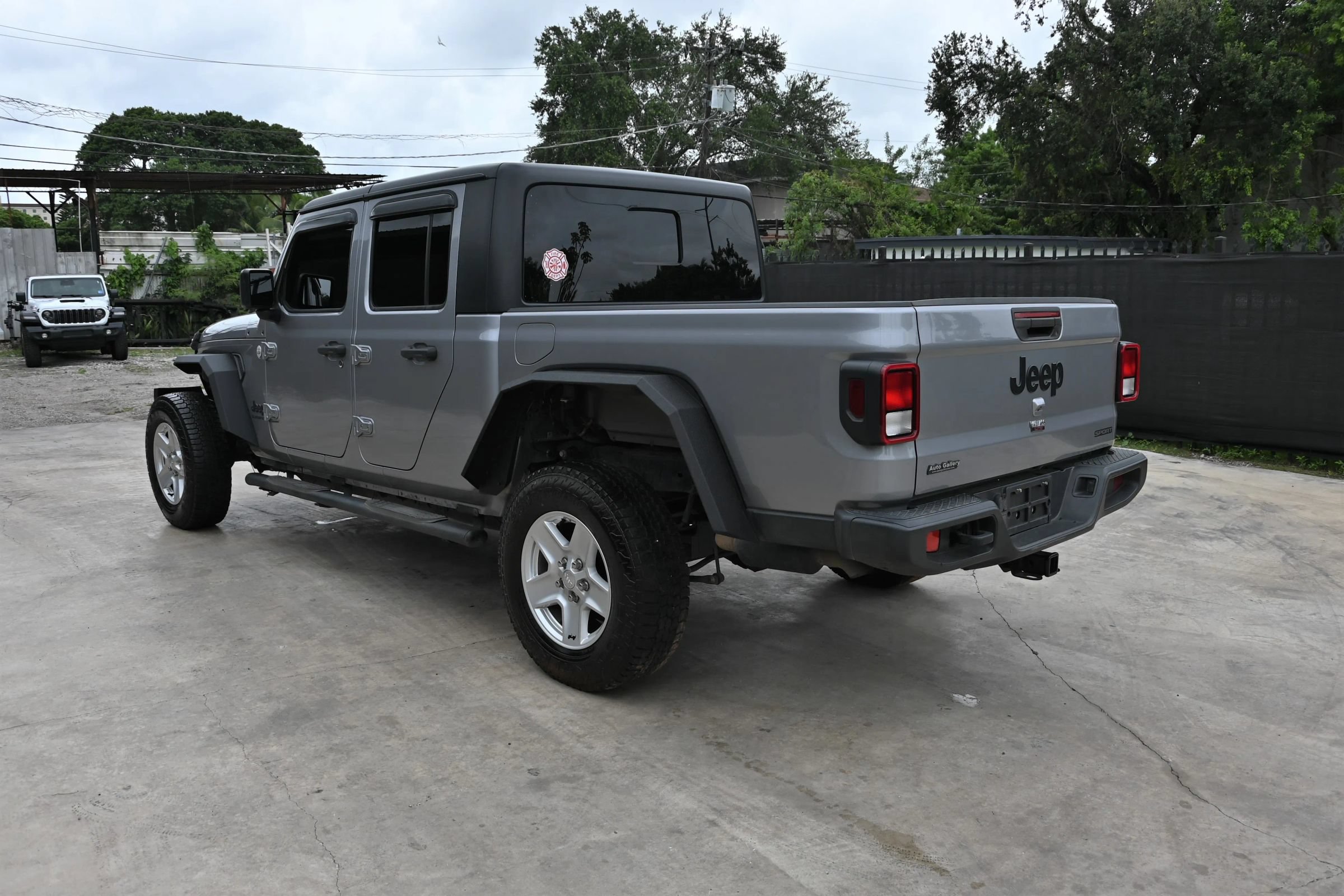 Used 2020 Jeep Gladiator Sport w/ Quick Order Package 24S AWD/4WD image 3