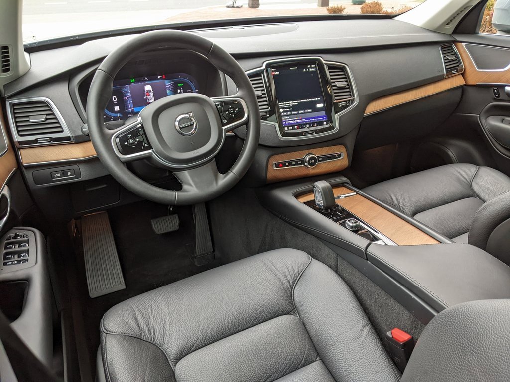 Certified 2024 Volvo XC90 T8 Plus w/ Protection Package Premier image 12