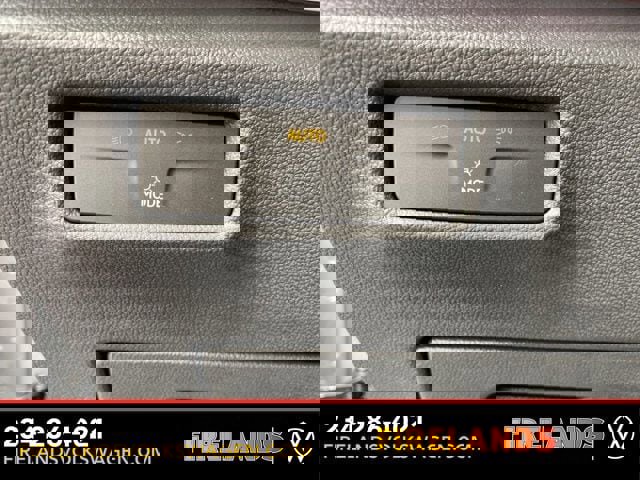 New 2025 Volkswagen Tiguan SE image 35