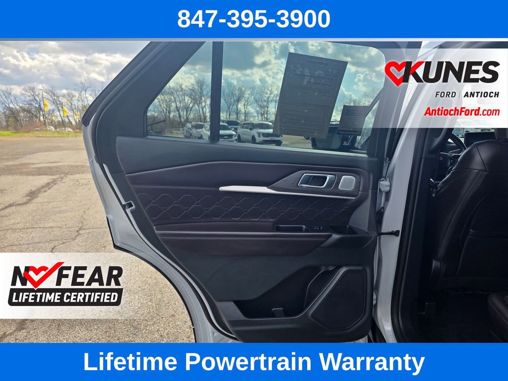Used 2025 Ford Explorer Platinum w/ LUX Leather Package AWD/4WD image 17