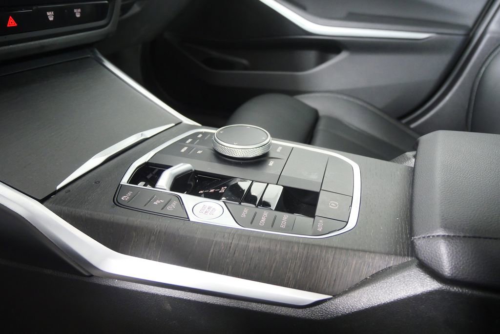 Used 2024 BMW 330i Sedan image 25