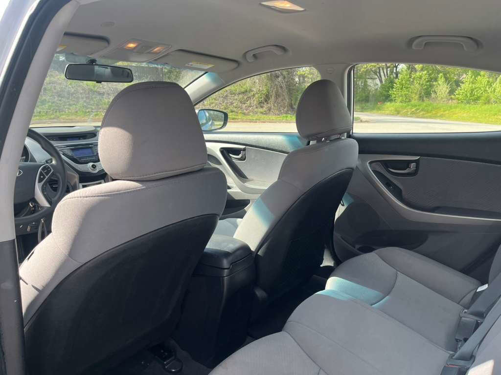 Used 2012 Hyundai Elantra GLS w/ Preferred Pkg 3 FWD image 11