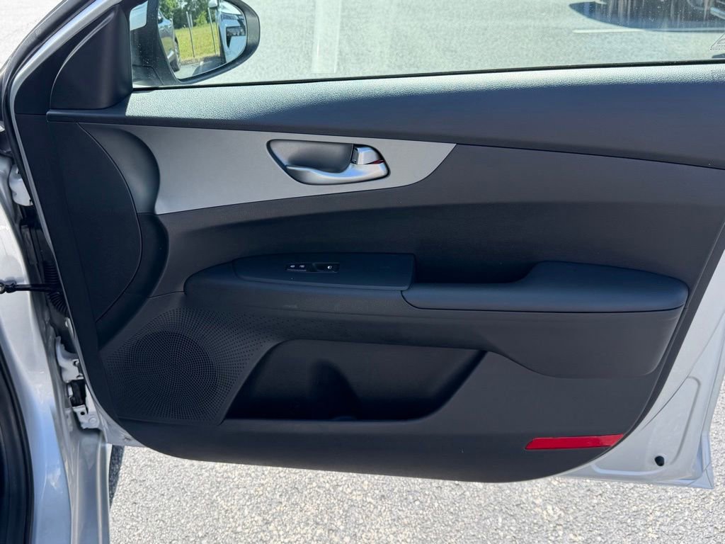 Used 2021 Kia Forte LXS FWD image 23
