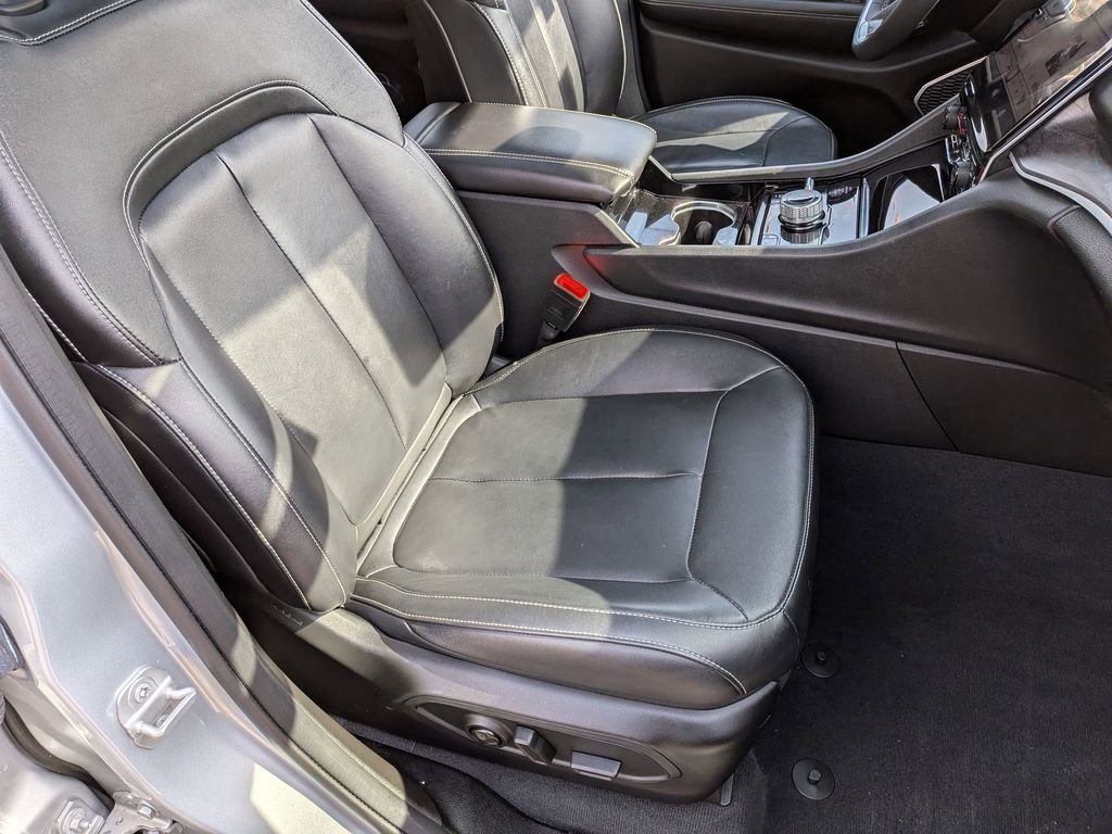 Used 2022 Jeep Grand Cherokee Limited 4xe image 31