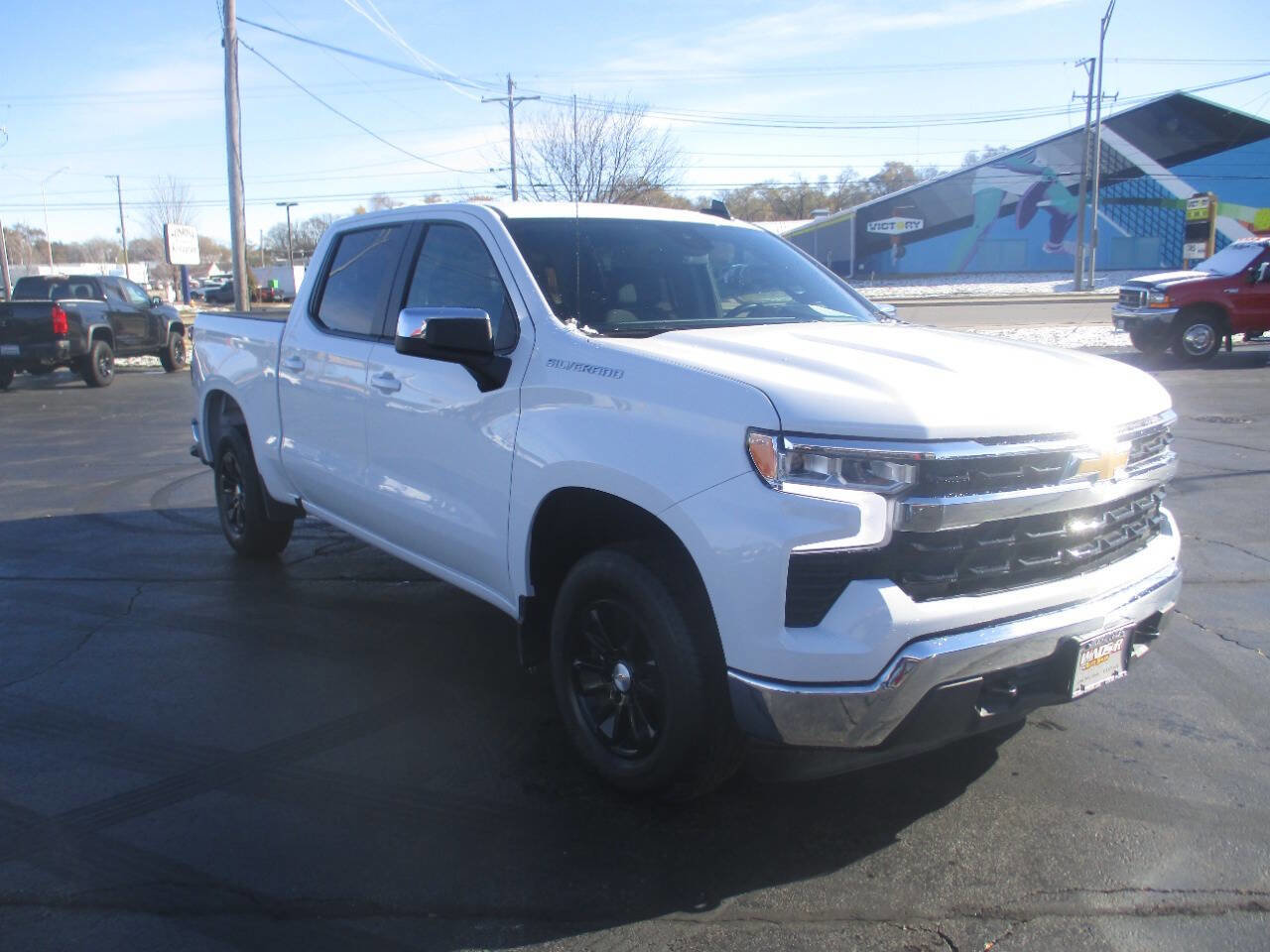 Used 2024 Chevrolet Silverado 1500 LT AWD/4WD image 7