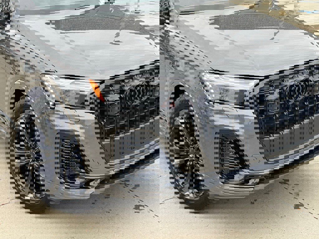 New 2026 Audi Q7 3.0T Premium Plus image 6