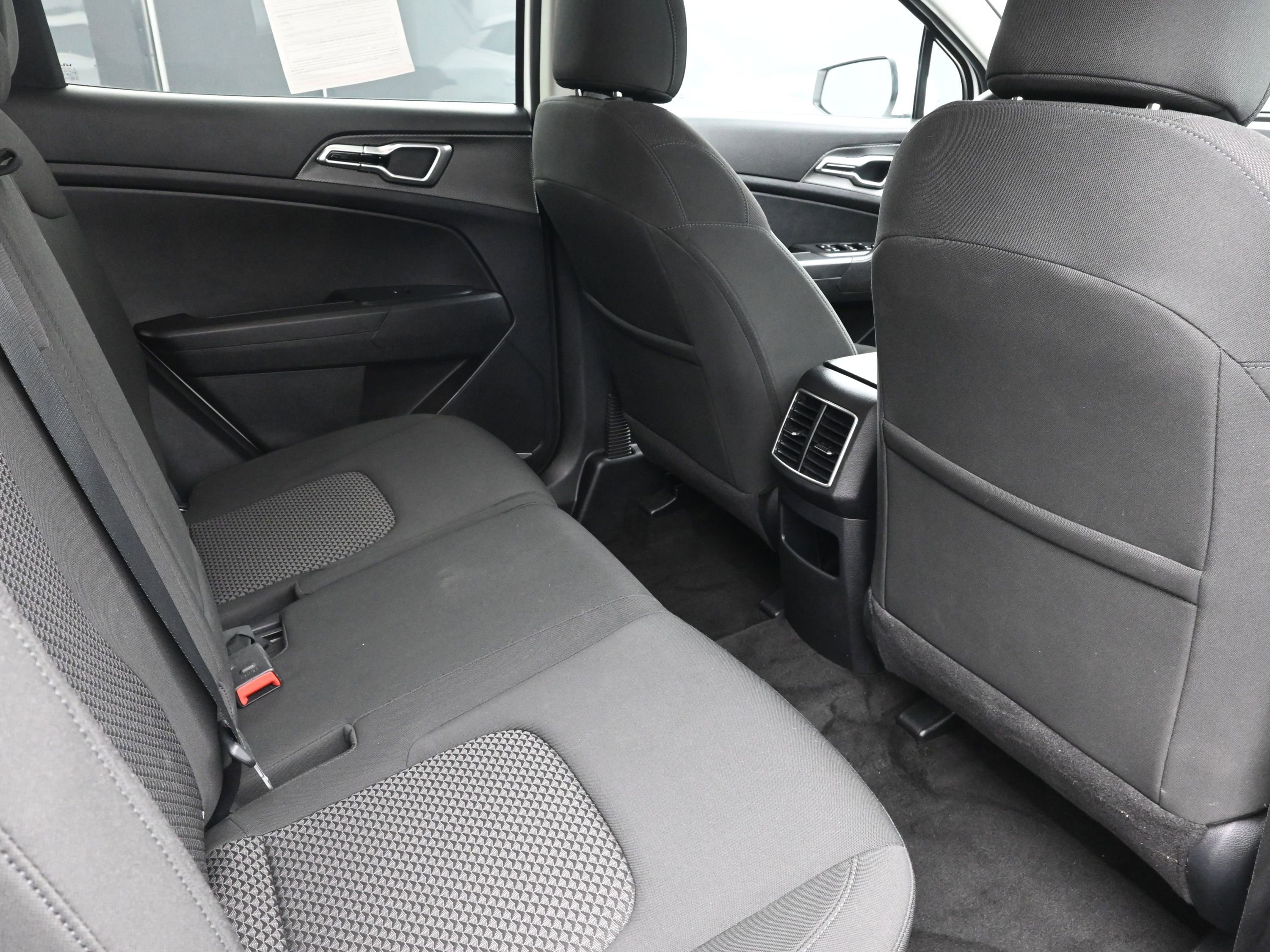 Used 2024 Kia Sportage LX image 24