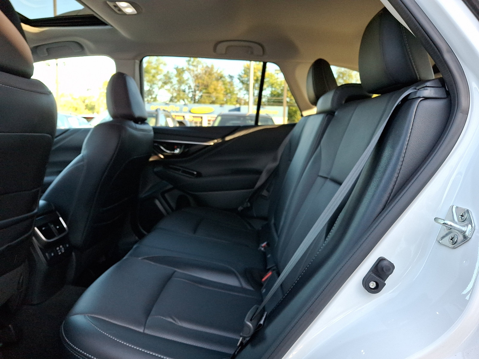 Certified 2024 Subaru Outback Limited AWD/4WD image 10