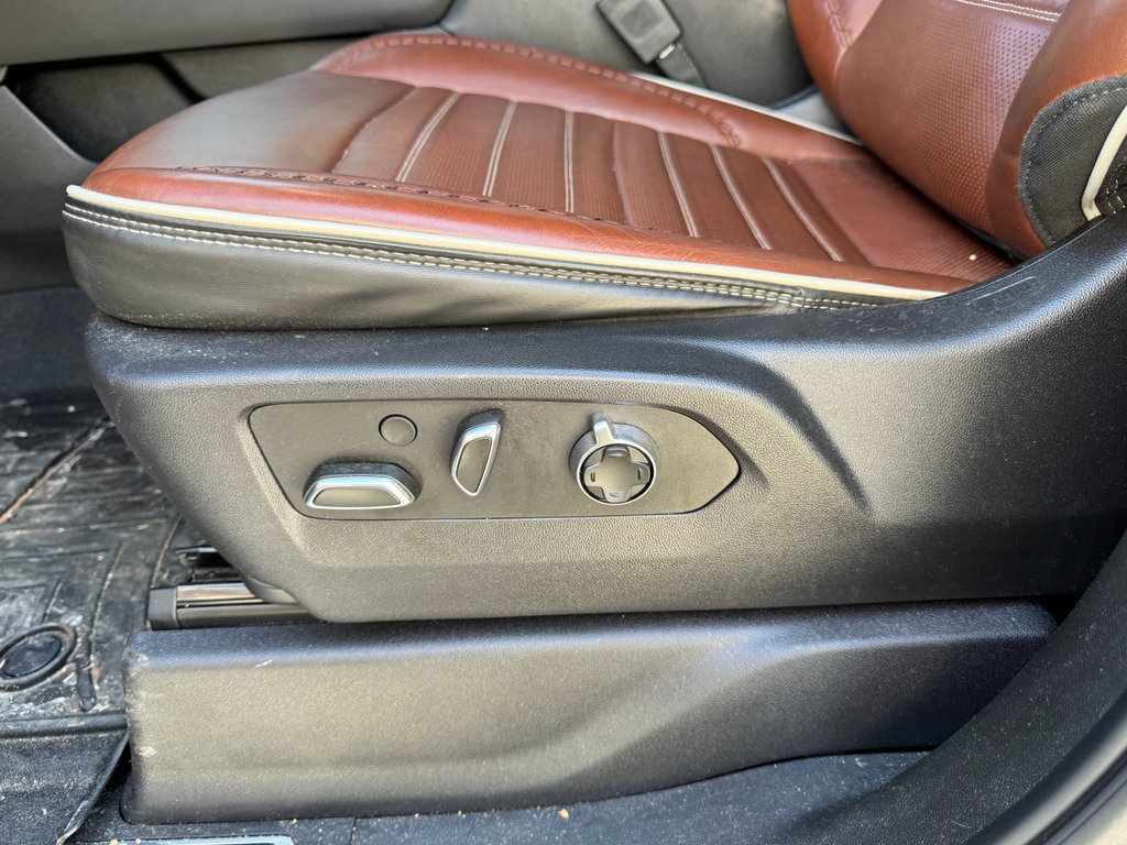 Used 2024 GMC Sierra 3500 Denali Ultimate image 23