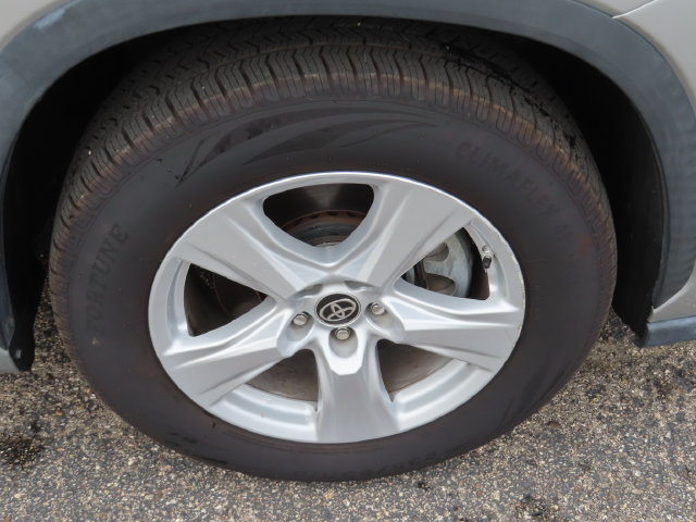 Used 2021 Toyota Highlander L FWD image 13